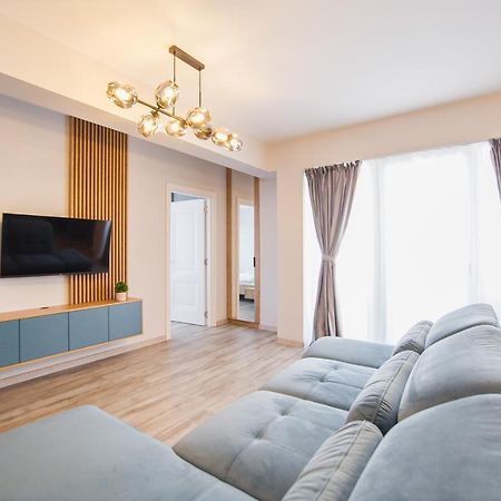 Charming Family Haven Apartment Oradea Ngoại thất bức ảnh