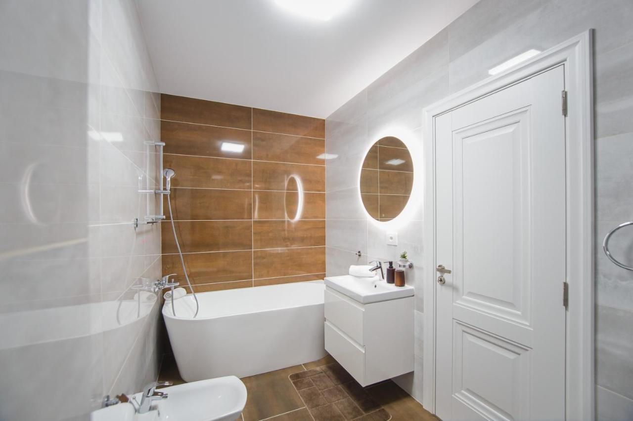 Charming Family Haven Apartment Oradea Ngoại thất bức ảnh