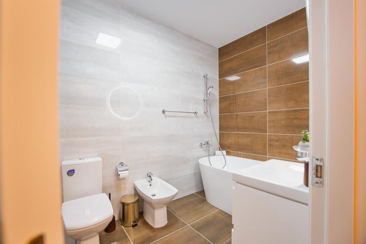 Charming Family Haven Apartment Oradea Ngoại thất bức ảnh