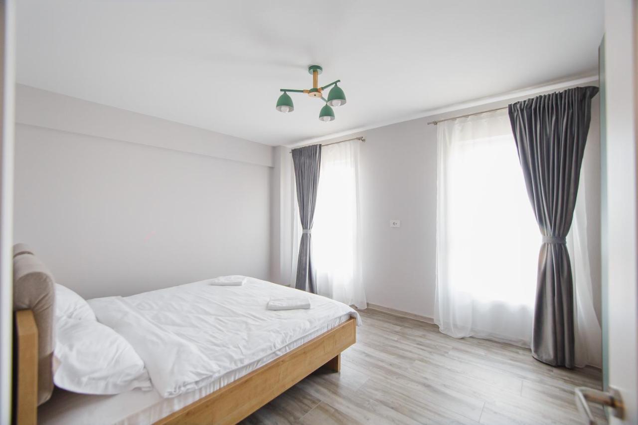 Charming Family Haven Apartment Oradea Ngoại thất bức ảnh